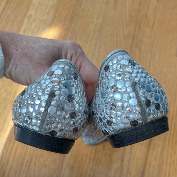 Sergio Rossi Vero Cuoio Silver Gray Flats w/ Rhinestone Embellishments Size 39 - Picture 5 of 7